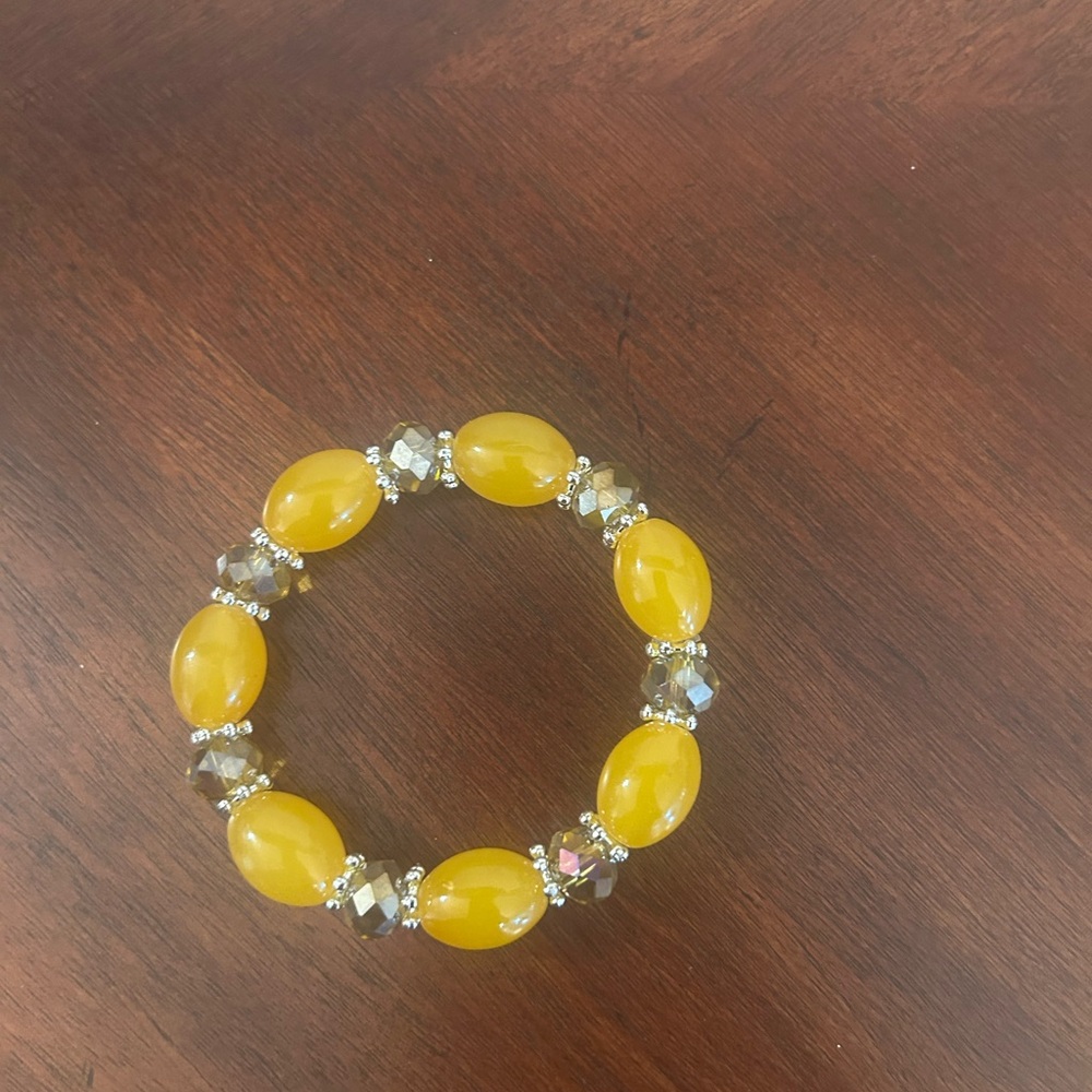 Colorful Beaded Bracelets. - Picture 6 of 8